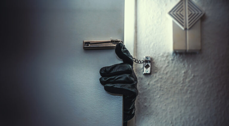 10 Secrets To Avoid Being Robbed By Burglars